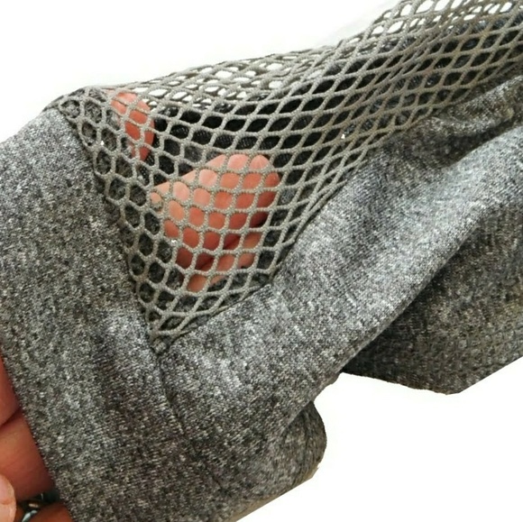 NEW - STRETCH GRAY MESH PANEL YOGA/WRKOUT LEGGINGS - Picture 6 of 7